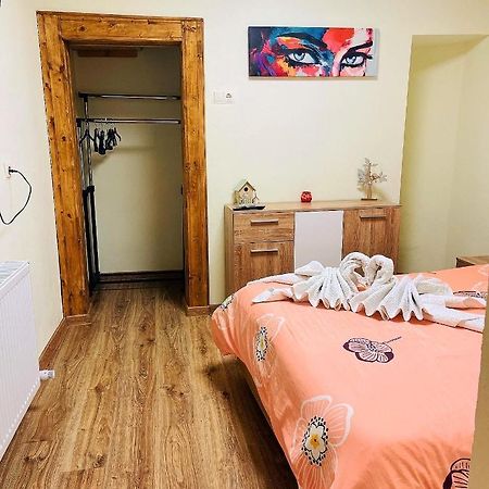 Private Apartment In The City Centre. Oradea Exteriér fotografie